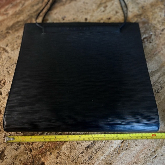 Louis Vuitton Authentic Epi Saint Tropez Black Bag - Picture 10 of 12